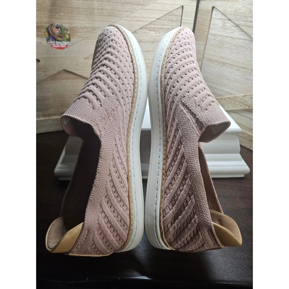 UGG‎ Slip On Sneaker Wmn 8 Pink Sammy Perforated Knit Loafers #602